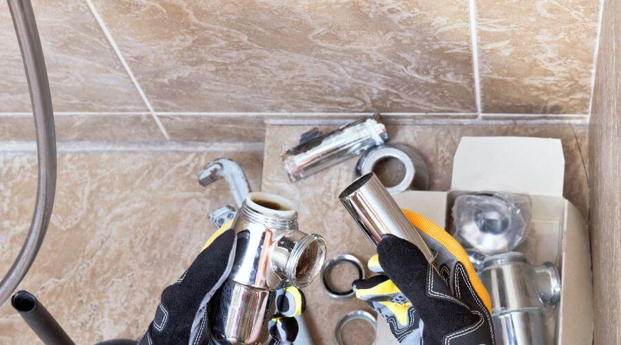 Professional gutter cleaning in Avalon, CA